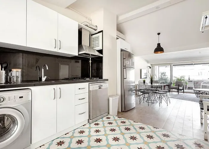 דירה Prime Location With Terrace