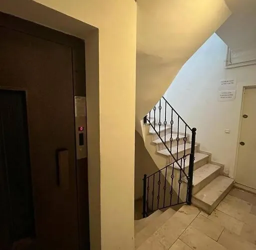 Prime Location With Terrace דירה איסטמבול