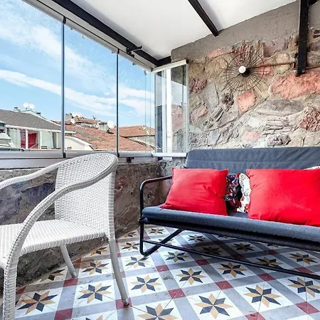 Prime Location With Terrace